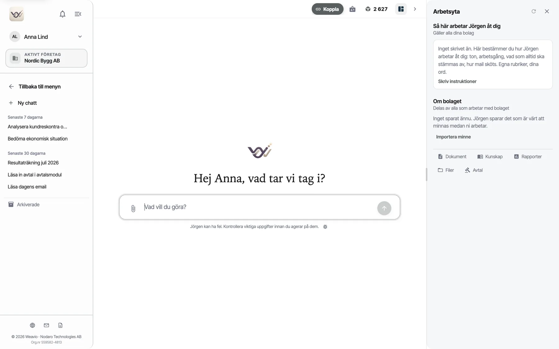 AI-assistenten i Weavio Portal med chatt, arbetsyta, instruktioner och kopplingar till bokföringen och e-posten